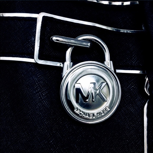 Michael Kors Large Hamilton Bag - Picture 3 of 5